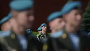 Белоусов поздравил военнослужащих и ветеранов с Днем Воздушно-десантных войск