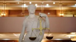 Россиянка через суд пыталась засчитать в стаж работу в мошенническом колл-центре