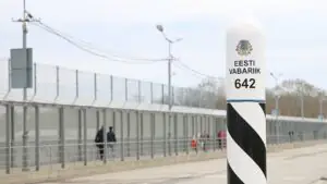 СЗТУ: до 50 человек в день иногда не успевают пройти границу РФ со стороны Нарвы