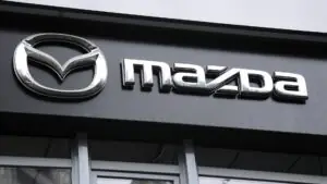 Концерн Mazda продлил в России действие товарного знака в виде логотипа