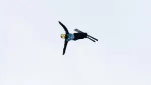FIS предоставила нейтральный статус российскому фристайлисту Потапову