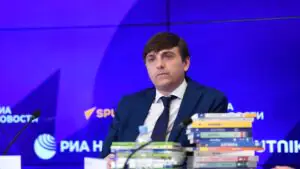 Кравцов: число открытых вакансий по должности «учитель» сократилось до 1,1%