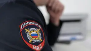 МВД: в Петербурге задержали 2 человек, нарисовавших запрещенные символы в метро