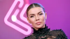 Анна Седокова опубликовала переписку Яниса Тиммы с экс-женой Саной Оша и отцом