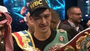 Чемпион мира по версии WBO Бивол проведет бой с британцем Смитом