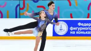 Шешелева и Карнаухов лидируют на этапе юниорского Гран-при ISU