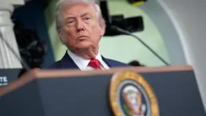 Яковенко: Трамп уже не ждет успеха в Иране и на Украине, поэтому угрожает Канаде