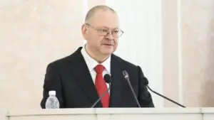 Мельниченко вручил дипломы выпускникам проекта «Герои Пензенского края»