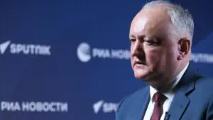 Додон: властям Молдавии следует взаимодействовать с ЕАЭС для защиты нацинтересов