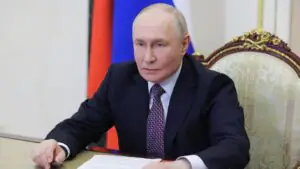 Путин: власти должны заниматься вопросами сохранения памяти бойцов СВО
