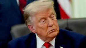 NYT: угроза, из-за которой Трамп якобы тайно сменил самолет, была ему лично