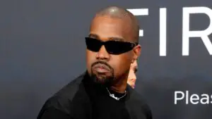 Организаторам концерта Уэста пока не удалось связаться с «Газпром Ареной»