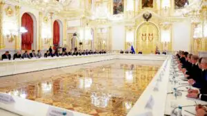 Путин после заседания Совета по развитию попросил остаться трех министров