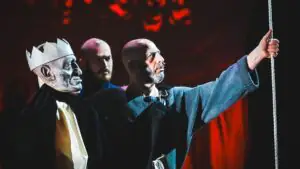От спектакля-VHS до иммерсивного шоу: самые интересные премьеры сентября