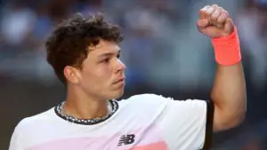 Девятая ракетка мира Шелтон вышел в четвертый круг US Open, сыграет с Циципасом