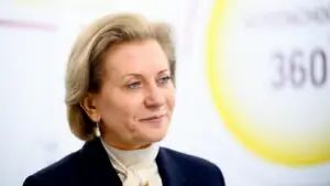 Попова: вакцинация от гриппа в России бесплатна для более чем половины населения