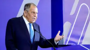 Лавров назвал фон дер Ляйен, стремящуюся к абсолютной власти в ЕС, фюрером